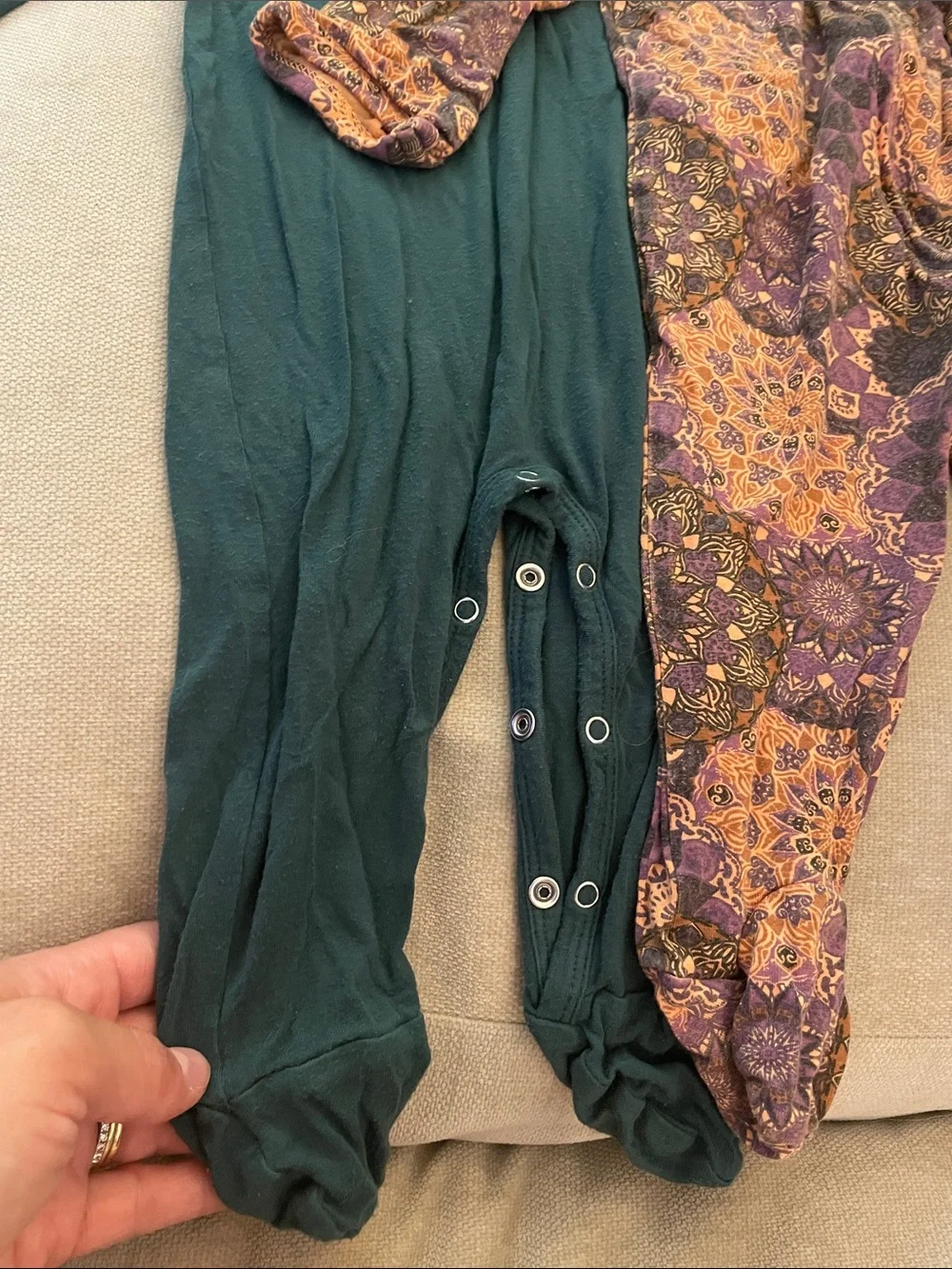 kate quinn Set of Onesies Pajamas Solid Green and Kaleidoscope Purple